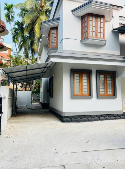 Home In Guruvayur-3 Bedroom Ngoại thất bức ảnh