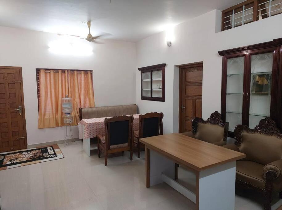 Home In Guruvayur-3 Bedroom Ngoại thất bức ảnh