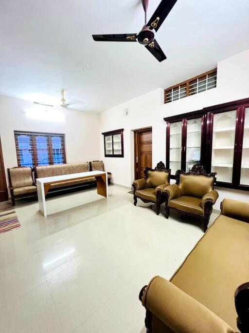 Home In Guruvayur-3 Bedroom Ngoại thất bức ảnh